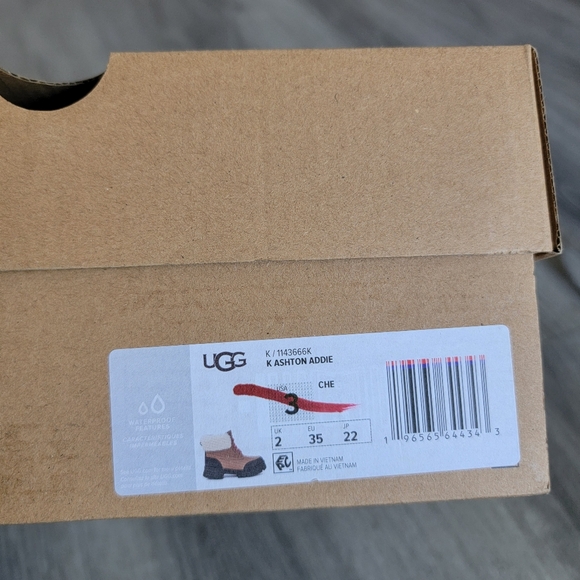 UGG Kid's Ashton Addie Waterproof Boot - Picture 13 of 13